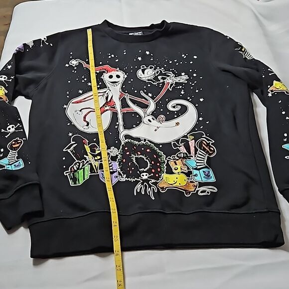 Hot Topic Disney's Nightmare Before Christmas Sweatshirt size Small - Picture 11 of 12